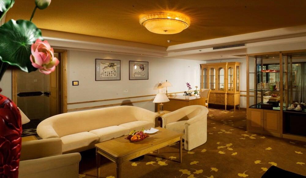 Hotel Silverland Ντονγκουάν Εξωτερικό φωτογραφία